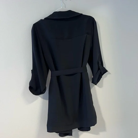 Babaton Tie Robe - Picture 2 of 3